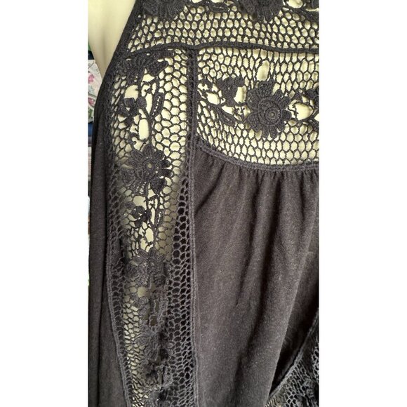 Free People XS TP Black Crochet Black Raw Hem Floral Sleeveless Top Open Back - Picture 5 of 12